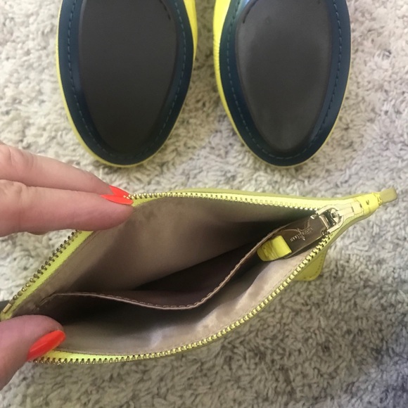 Tory Burch ballet flats with wristlet- never worn